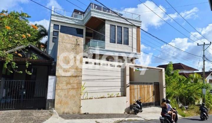 NEW VILLA IN TAMAN GIRI JIMBARAN BADUNG, BALI
