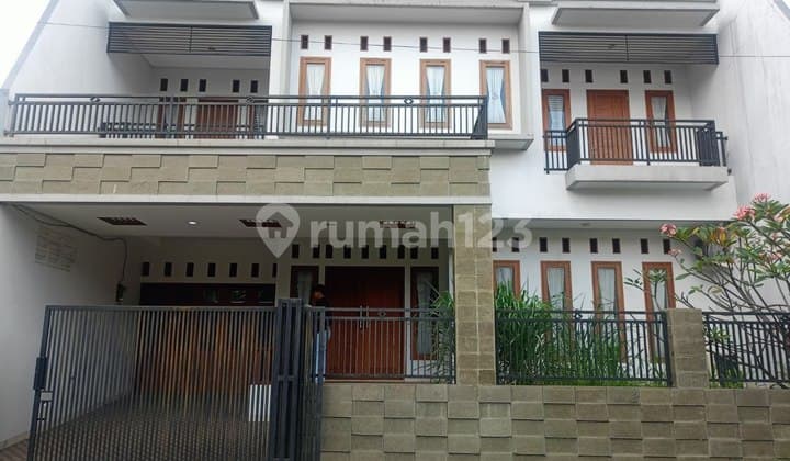 Rumah Luxury Minimalis di Buah Batu Dalam Komplek Srimahi Bandung