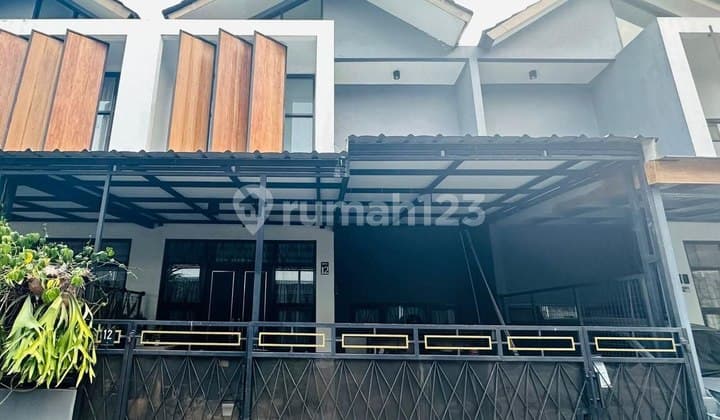 Bagus 2 Lantai Dekat Polda One Gate System Terawat Minimalis