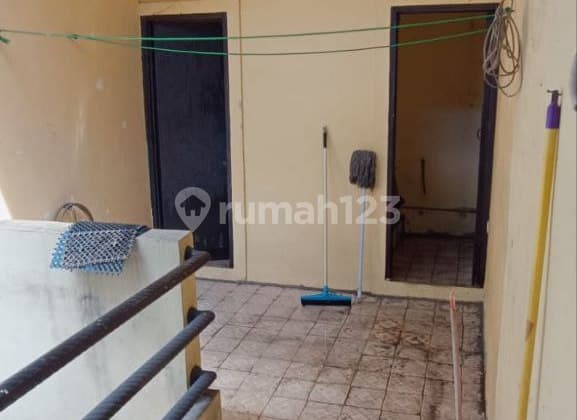 Rumah Kost 2 Lantai Tengah Kota Tangerang