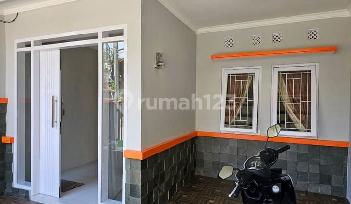 Dijual Rumah di Dalam Kompleks Area Cipamokolan Yan