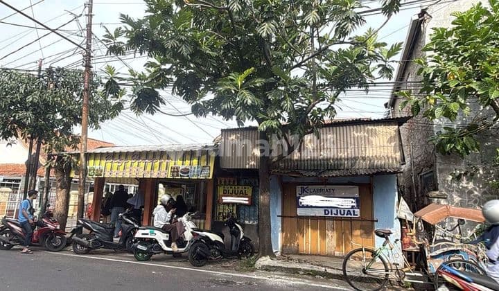 Dijual Murah Nego Sampai Jadi Bangunan Yang Sangat Cocok Dijadikan Kost-kostan / Tempat Usaha Lain (rumah Sekaligus Tempat Usaha)