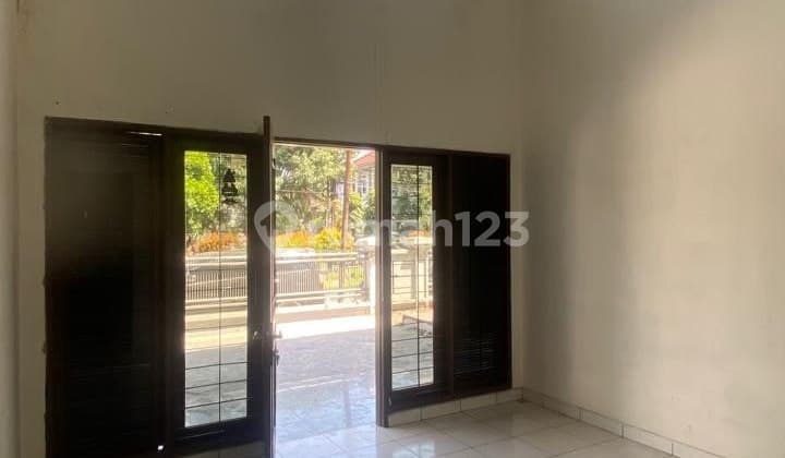 For Sale Ready-to-Live House In Taman Holis Indah Int