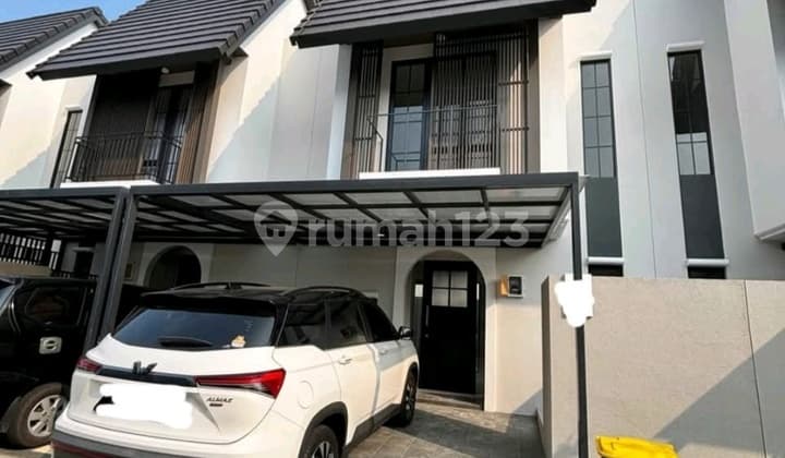 Disewakan Rumah 2 Lantai Amesta Living, Semi Furnish