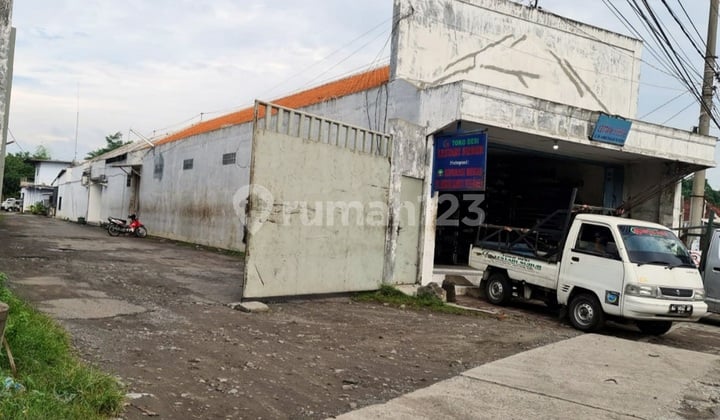 Rumah dan toko dekat bandara Kediri