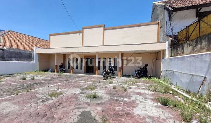 Disewakan Rumah luas tengah kota cocok untuk usaha