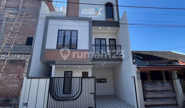 Price Drop to 235 Million‼️ Direct Owner‼️ *Beautiful, Cozy, and Spacious Villa House with a Pool and Large Yard Space for a Garden in Cemorokandang, Malang*