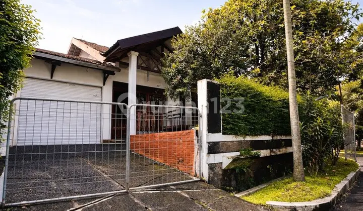 Dijual Rumah Hitung Tanah Dalam Komplek Terfavorite di Cinere