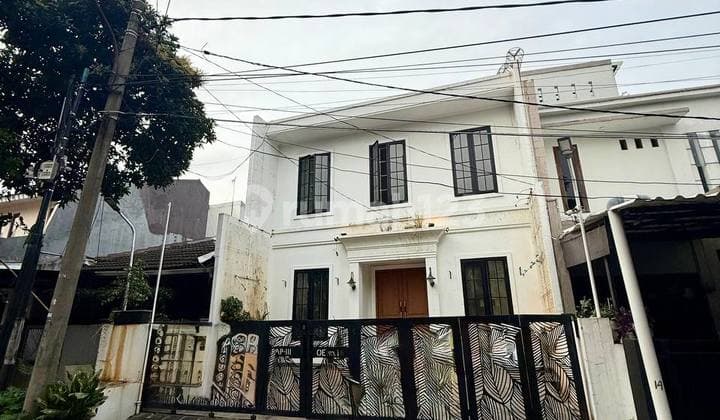 Rumah Fully Furnished Di Komplek Paling Elit Dicinere Siap Huni