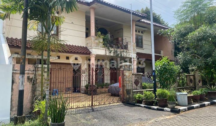 Rumah Mewah Hadap Taman Dalam Komplek Di Cinere