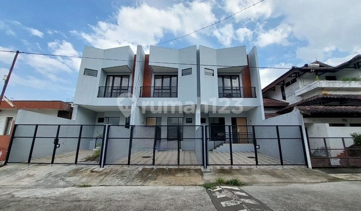 Rumah Baru 2 Lantai di Cinere Dalam Komplek
