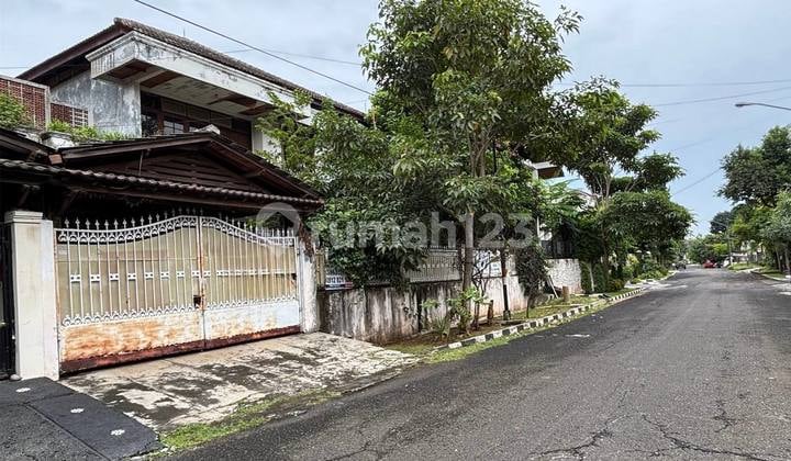 Rumah Vintage Luas Hitung Tanah Dalam Komplek Favorite Di Cinere