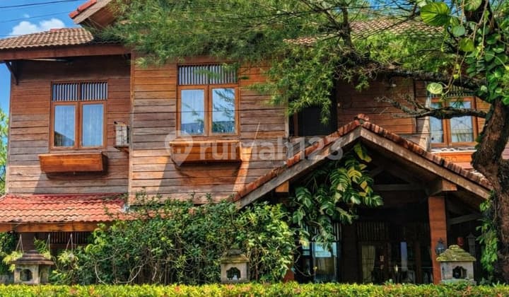 Dijual Rumah Ala Villa di Komplek Cinere Siap Huni