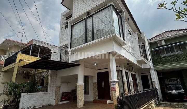 Rumah 2 Lantai Di Cinere Nempel Lebak Bulus