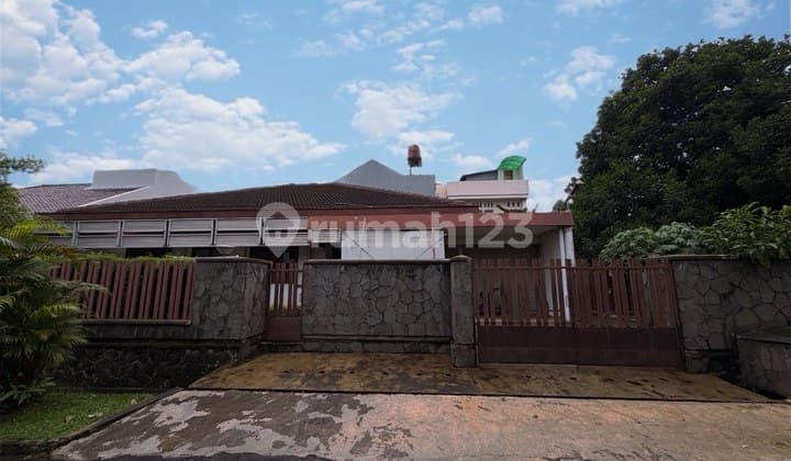 Rumah Asri dan Luas di Cinere Harga Dibawah Pasar