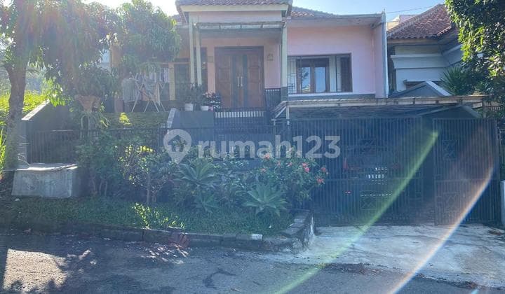 Rumah 2 Lantai di Kota Bandung