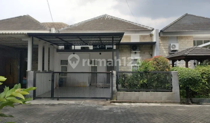 Rumah Minimalis Row Jalan Kembar Cluster Japan Garden Mojokerto