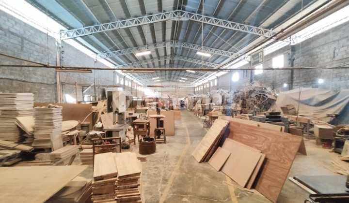 Warehouse / Factory on Wringinanom Gresik Main Road, Near Legundi Krian