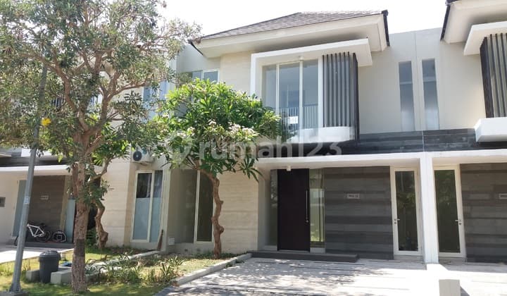 Rumah 2 Lantai Pelican Hill Citraland Utara Dekat Dempsey Hill