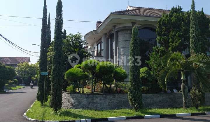 Dijual Rumah Luas dan Unik di Mekar Wangi Bandung Fasilitas Lengkap dan Siap Huni