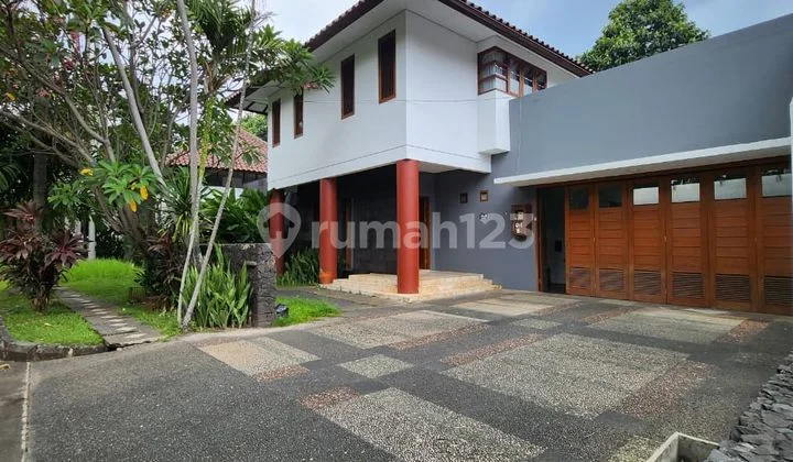 Rumah Cantik 2 Lantai Bintaro, Tangerang Selatan
