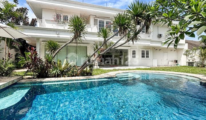 Rumah Cantik 2 lantai di Cilandak, Jakarta Selatan.