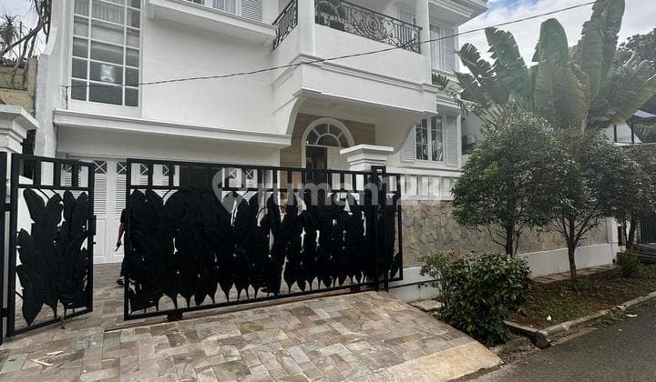 Rumah 2 Lantai Semi Furnished di Pondok Indah, Jakarta Selatan