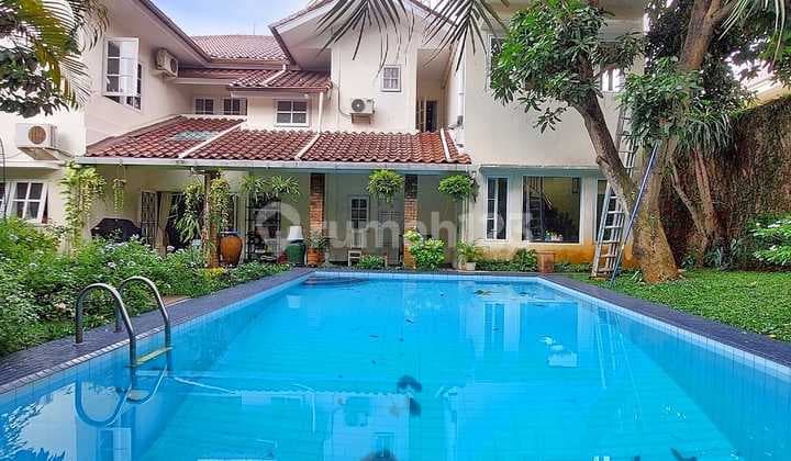 Rumah Classic Modern 2 Lantai Siap Huni di Cilandak