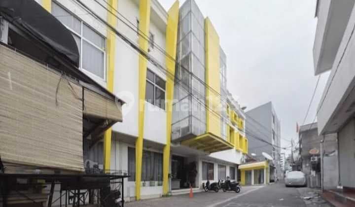 Gedung Hotel Bimo Full Furnished di Kota Bambu Selatan