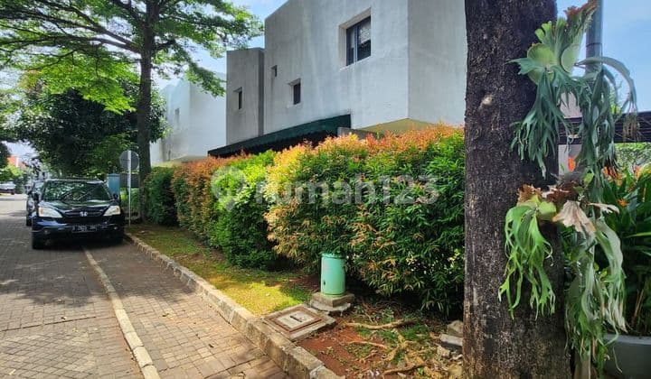 Rumah Modern 3 Lantai di Veteran, Jakarta Selatan