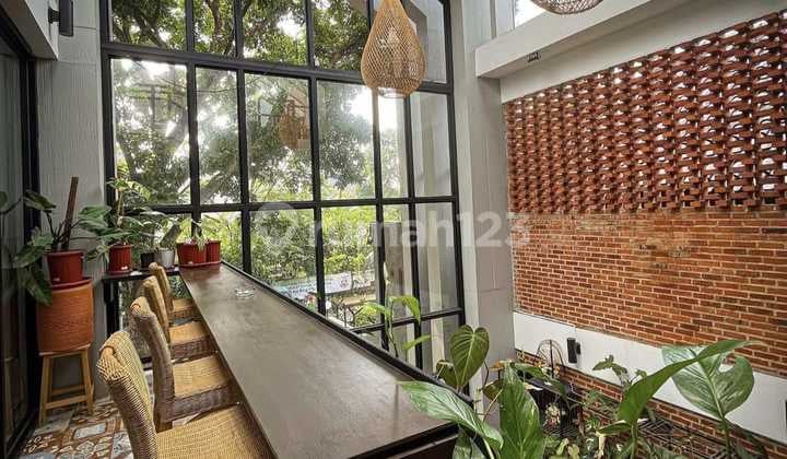 Dijual Tempat Usaha (Ex Cafe) di Senayan Utama Raya Bintaro Jaya