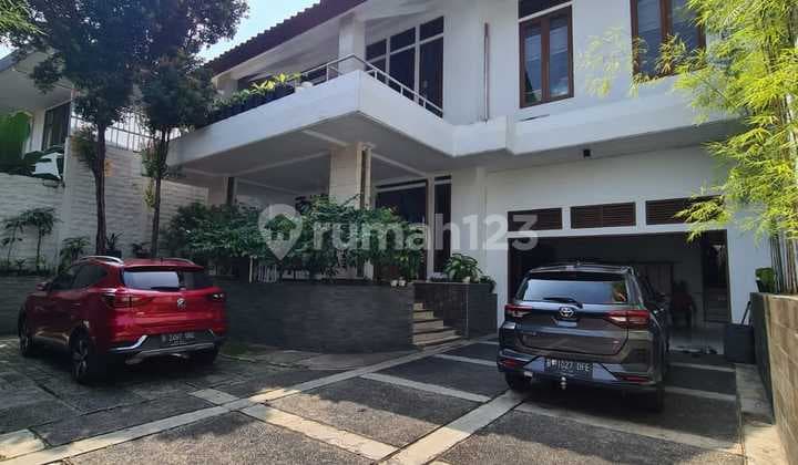 Rumah 2 Lantai Strategis Siap Huni di Cipete