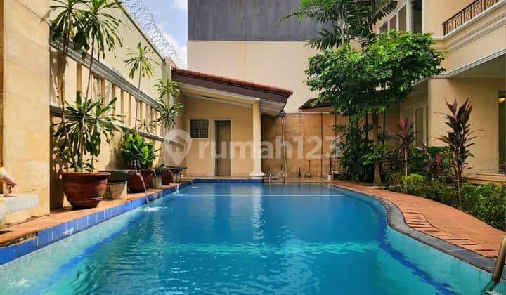 Luxurious Modern Tropical 2 Lantai + Basement, Pondok Indah