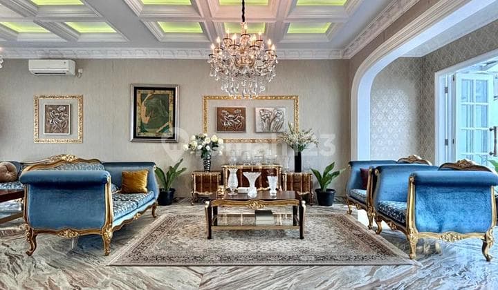 Rumah 2 Lantai di Kebayoran Lama, Jakarta Selatan.