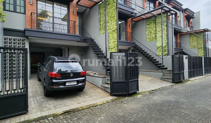 Dijual Rumah Baru 3 Lantai American Industrial di Cilandak