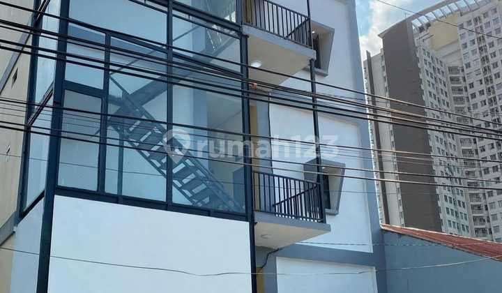 Kost Ekslusive 3 Lantai Type Mezanine di Tebet Jakarta Selatan