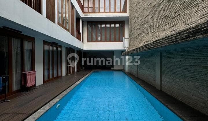 Kost 4 lantai di Cilandak, Jakarta Selatan.