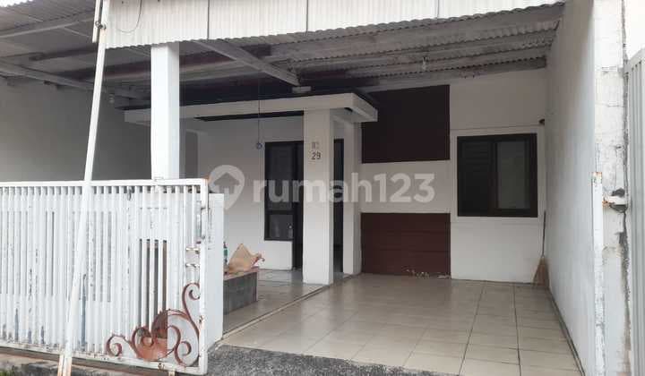 Dikontrakkan Rumah di Park Royal Regency Sidoarjo