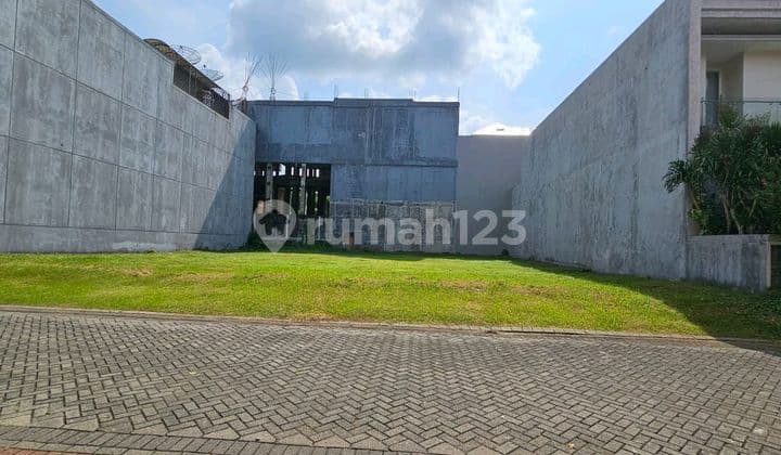 Tanah Laguna Surabaya