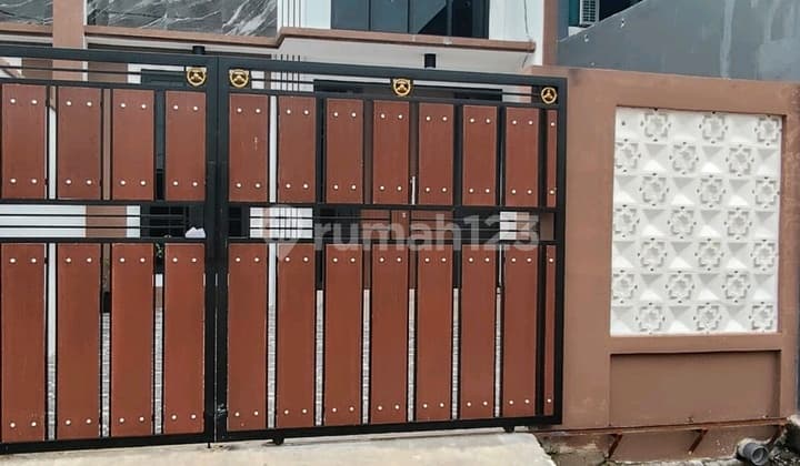 Dijual Rumah di Tambak Medokan Ayu