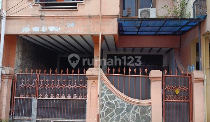 Rumah Klasik 2 Lantai di Taman Pagelaran Ciomas Bogor
