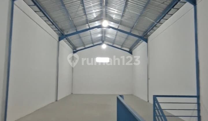 Jarang Ada! Gudang Baru Di Tengah Kota Surabaya