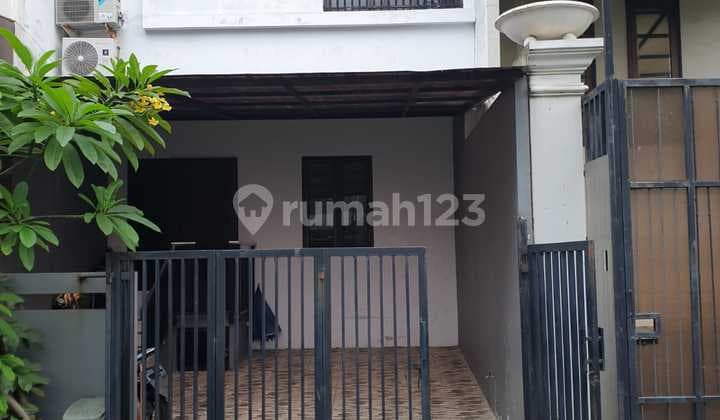 Murah !! DIJUAL RUMAH 2 LANTAI DI BIRU LAUT SHM HADAPM BARAT BAGUS DAN RAPIH