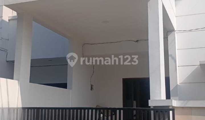 Murah !! Dijual Rumah 2 Lantai Modern Minimalis Siap Huni