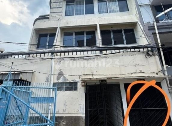 Murah !! Disewakan Rumah 4 Lantai di Pademangan