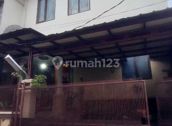 Cheap!! For Sale 2.5 Floor Semi Furnished House in Kelapa Gading, Garage can fit 4 Cars