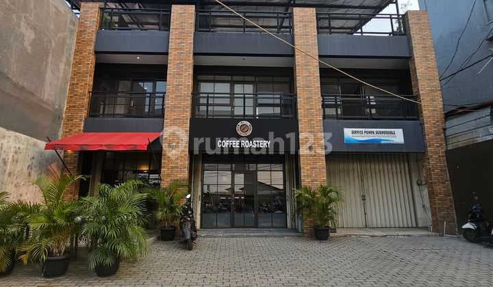 Murah !! DIJUAL 3 RUKO GANDENG 3 LANTAI COCOK UNTUK USAHA DAN KANTOR DI CAKUNG JAKARTA TIMUR