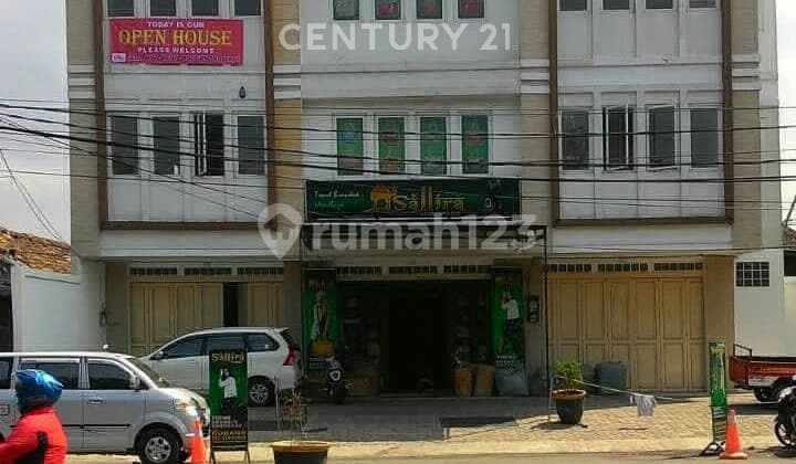 Ruko Bersebelahan Di Otista. Area Tegallega Hadap Timur