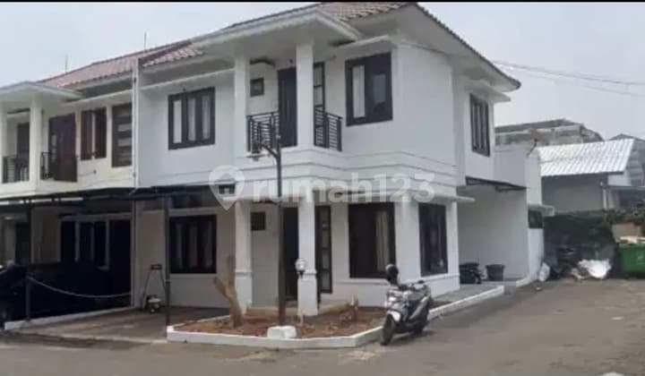 Dijual Cepat Nego Rumah Town House Ragunan, Lingkungan Asri