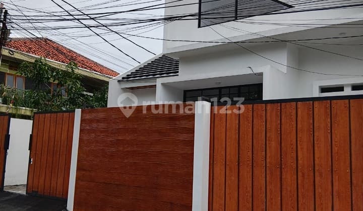 Dijual Rumah Cantik Minimalis Full Bangunan, Berlokasi Strategis